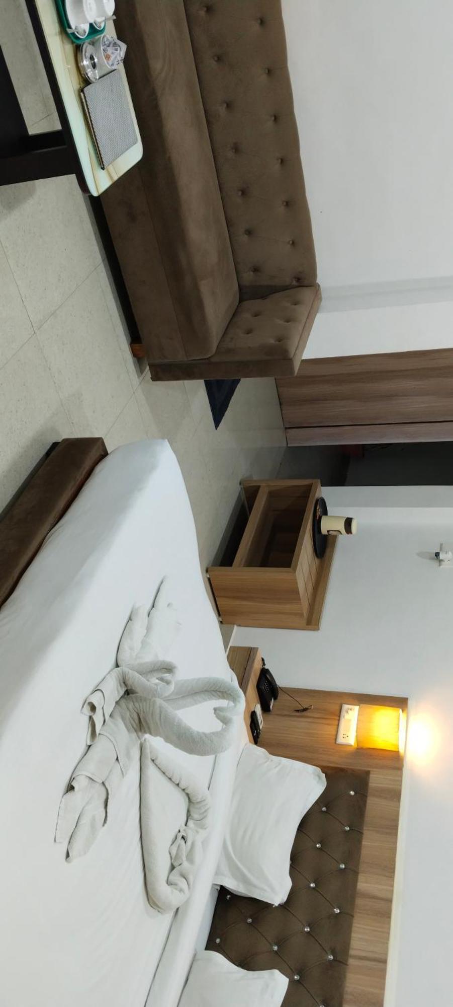 Hotel Lakeview By Bookingcare Chhatarpur Экстерьер фото